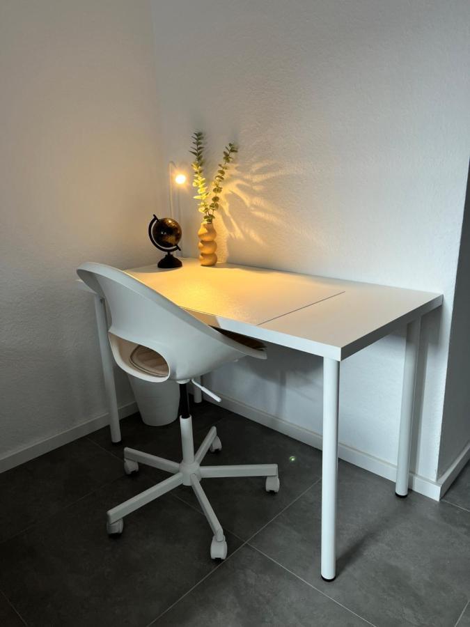Appartment Florida Naehe Duesseldorf, Messe, Hbf, City, Wifi, Helios Hospital Krefeld Esterno foto
